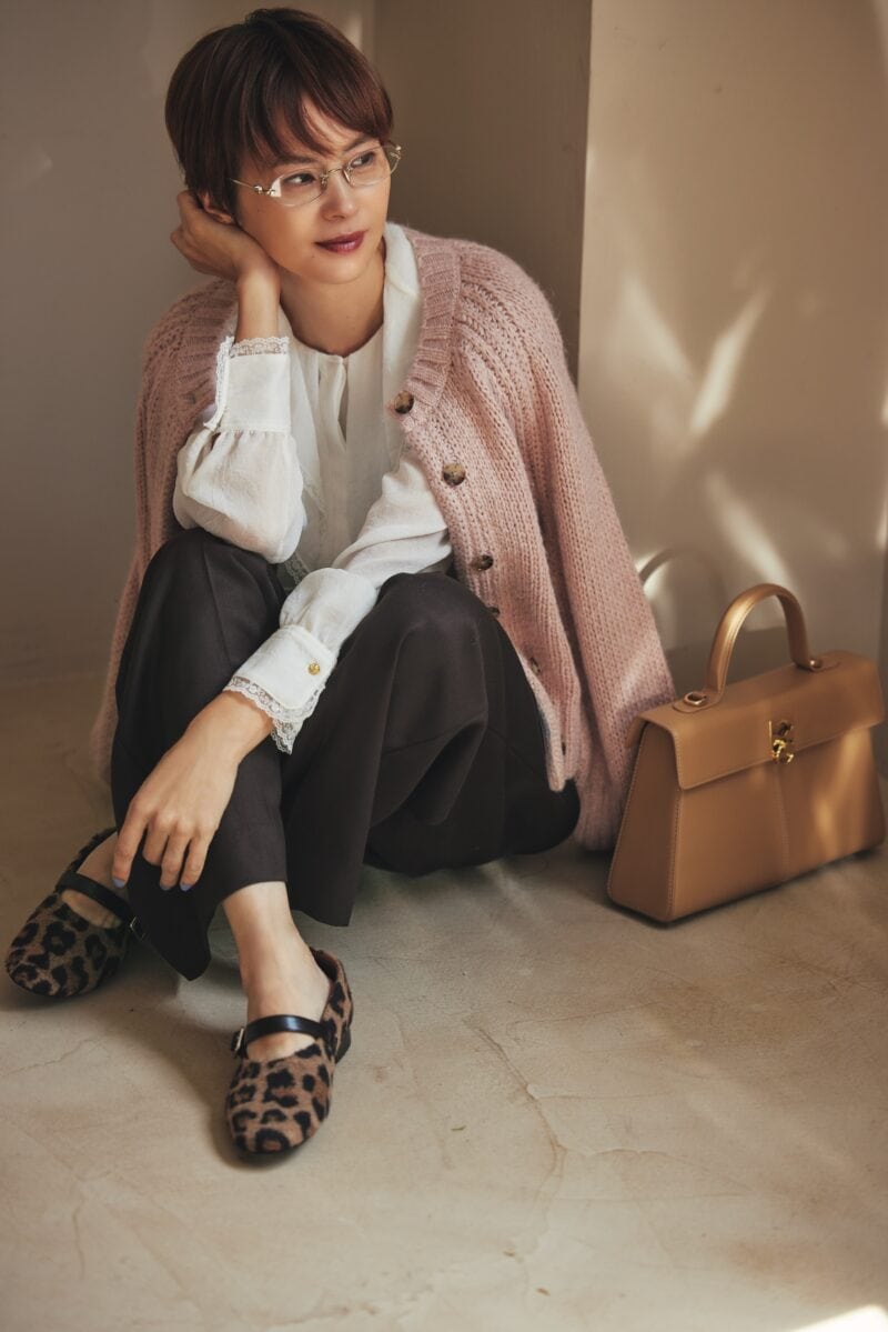 表情を明るく見せてあか抜けた印象に導く