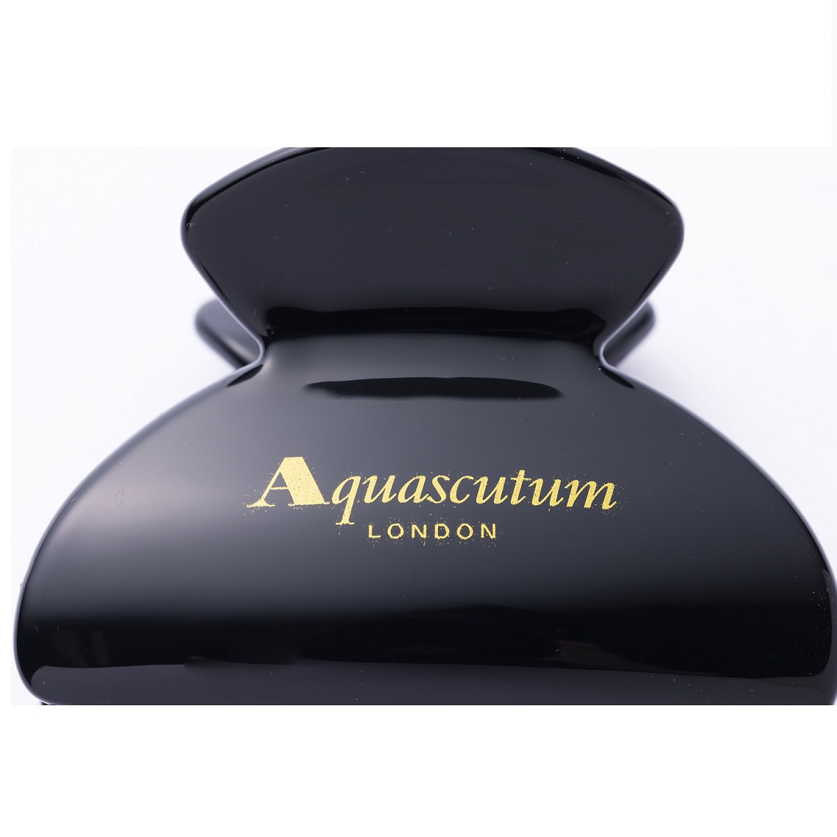 ヘアクリップ　ロゴ