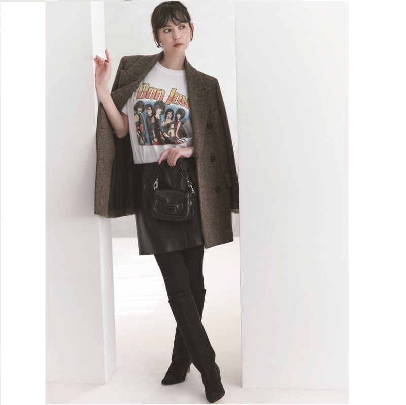 大人のミニは肌露出をおさえて