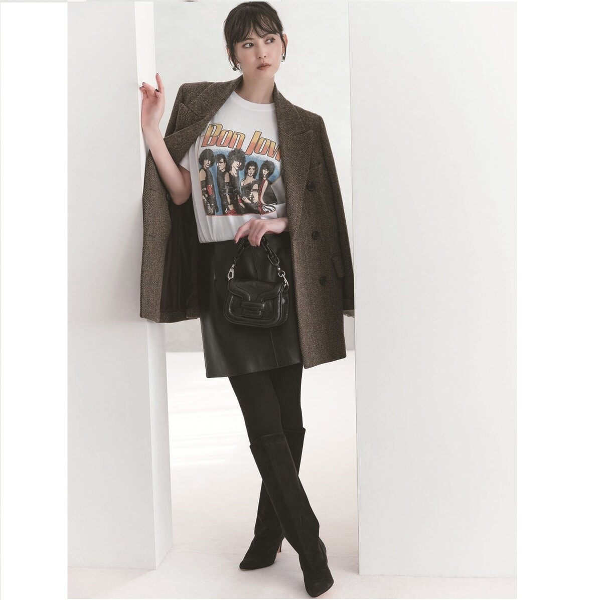 大人のミニは肌露出をおさえて