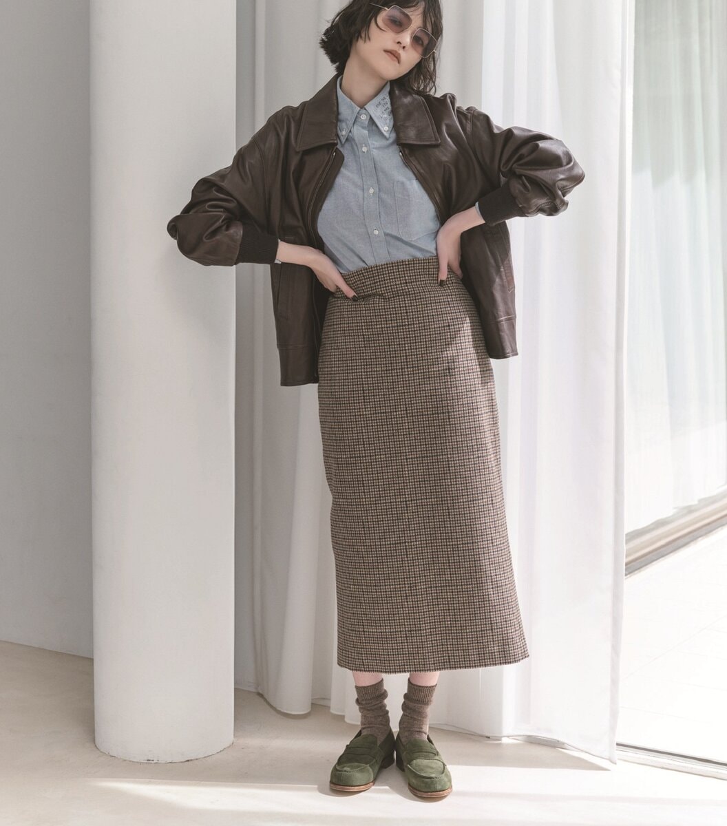 トラッドベースのタイトスカートコーデ