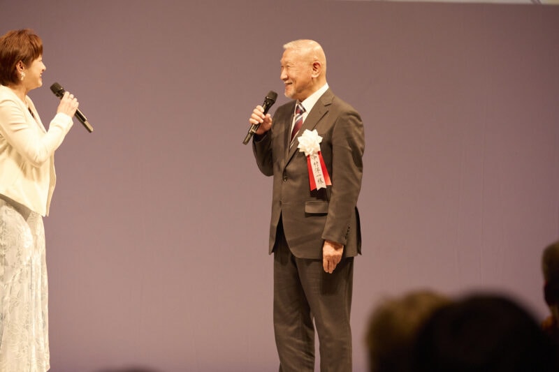 授賞式での中村さん