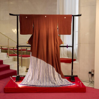 時代背景を細やかに読み取り、丁寧に再現する着付けで知られる中村さん