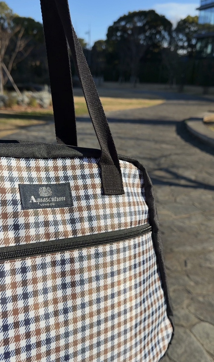 アクアスキュータムのボストンバッグ