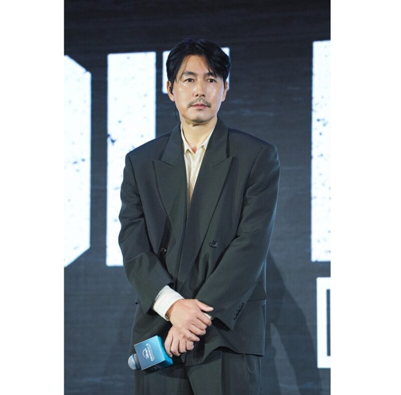 「オファー当初はこの役は僕にできない」と悩んだというチョン・ウソン。