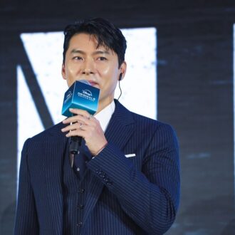 『愛の不時着』から６年、ヒョンビンが“悪役”で新境地へ──最新作『メイド・イン・コリア』〈読者にメッセージも！〉

