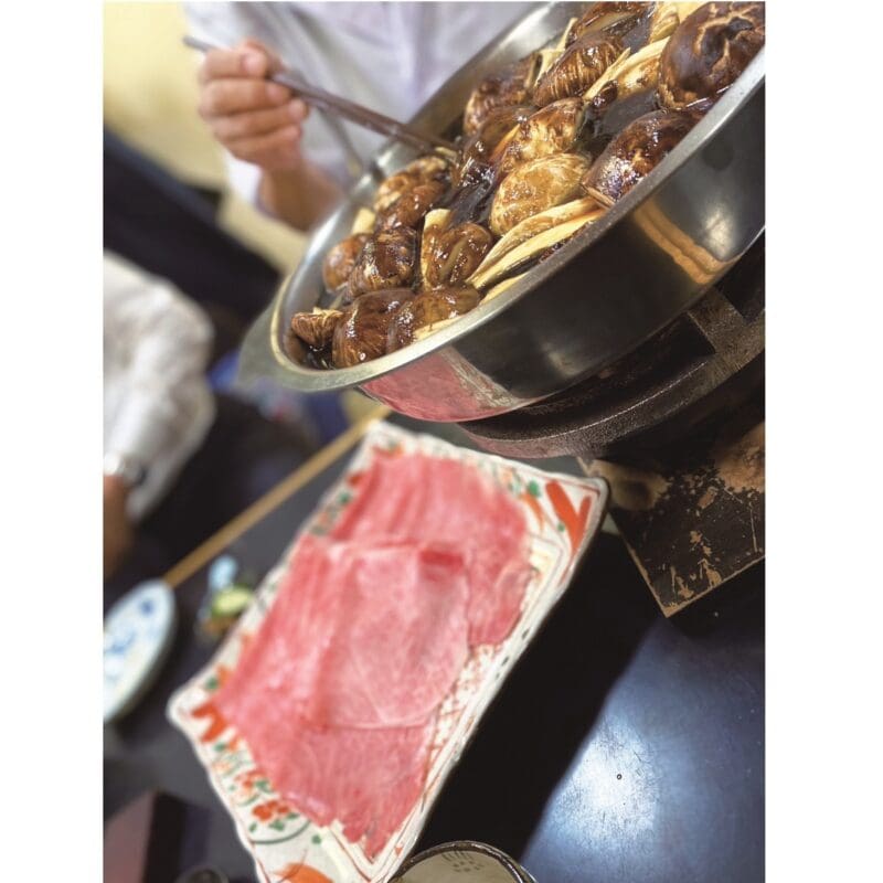 松茸で知られる老舗料理店へ