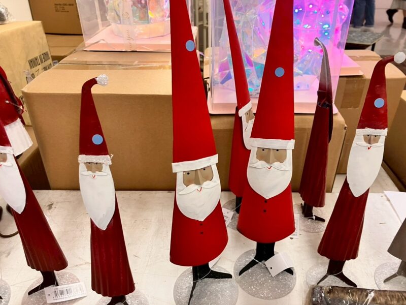 TOC徳の市、おしゃれなサンタさんも