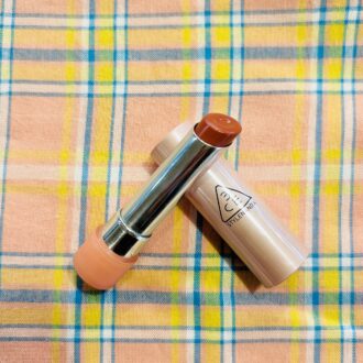 3CE グレイジーリップグロウ 34 ローズグレイズ 2530円（3CE カスタマーセンター 03-4333-8919）