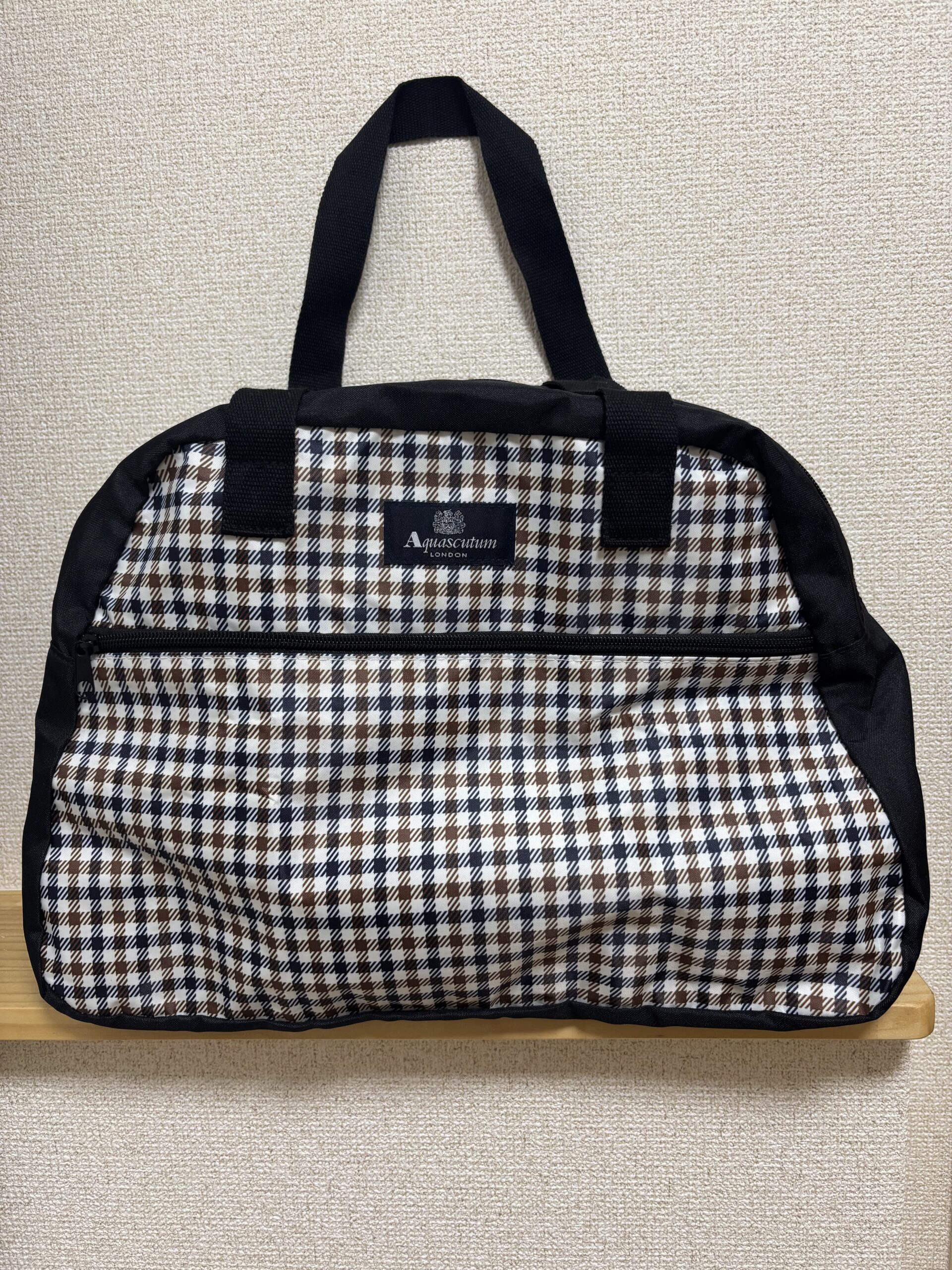 可愛いけど上品でどこにでも使えそう！カジュアルなスタイルに合わせるとまた違った印象に