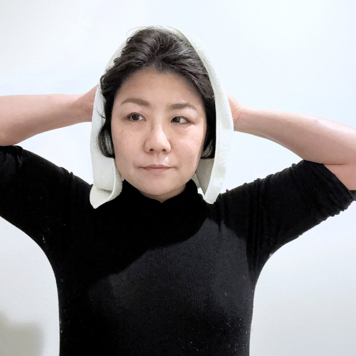 ポータブル洗髪デバイスセット「SUSUGU」の使い方 step5．タオルで拭きとって乾かす