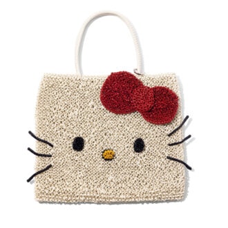 ハローキティのコラボバッグ8万8000円、必需品が収まるサイズ。（アンテプリマ／ワイヤーバッグ／アンテプリマジャパン）