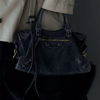 BALENCIAGAのLe City