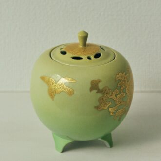 色、フォルム、金彩が美しい 加賀の窯元・錦山窯の香炉