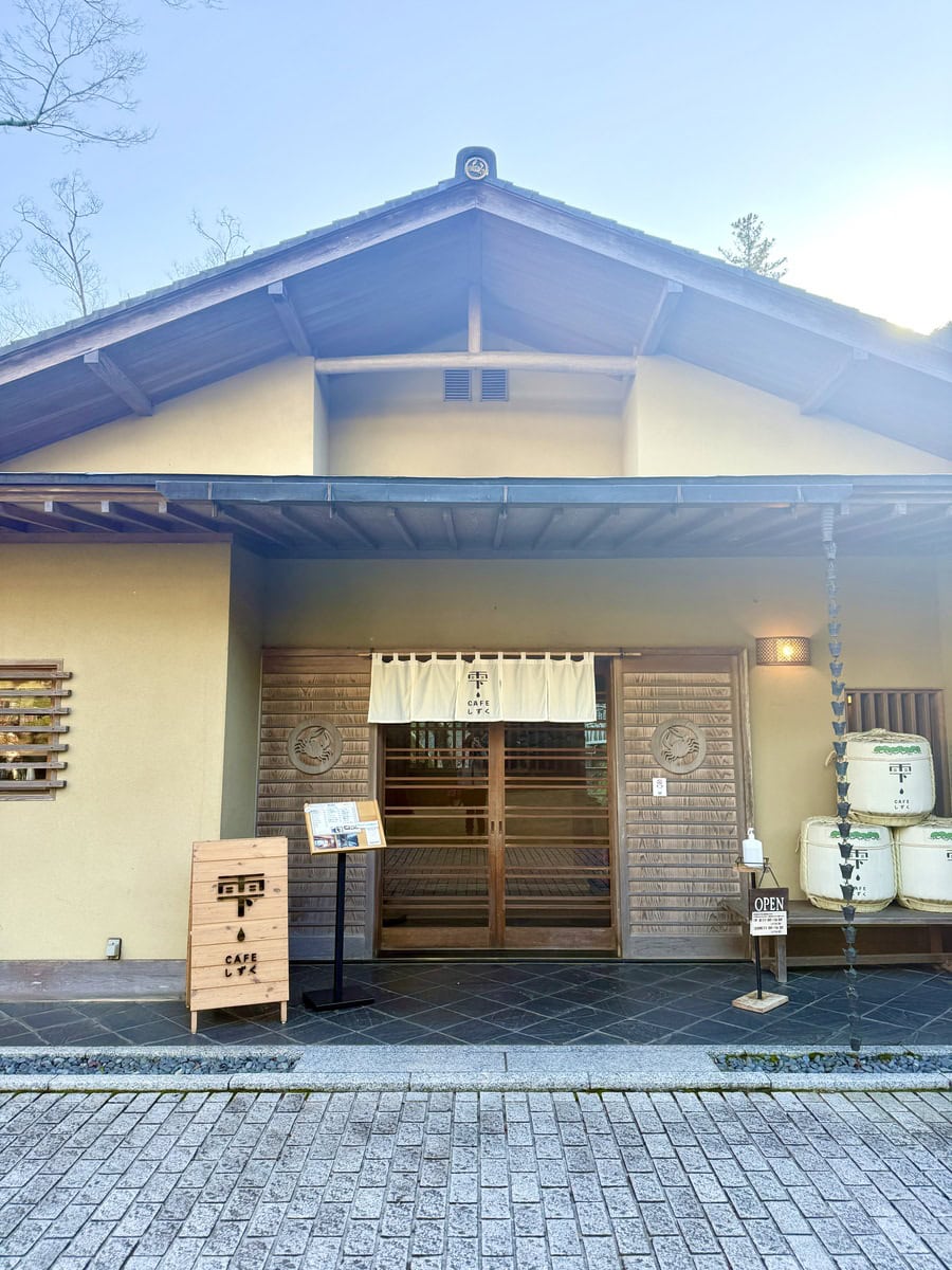 都心から車で１時間半！ドライブにピッタリな素敵カフェ【CAFE雫】