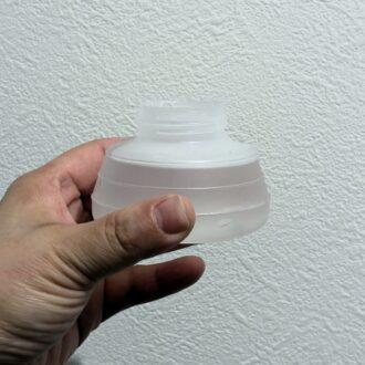 ポータブル洗髪デバイスセット「SUSUGU」の使い方 step1. ミストブラシに水を入れる