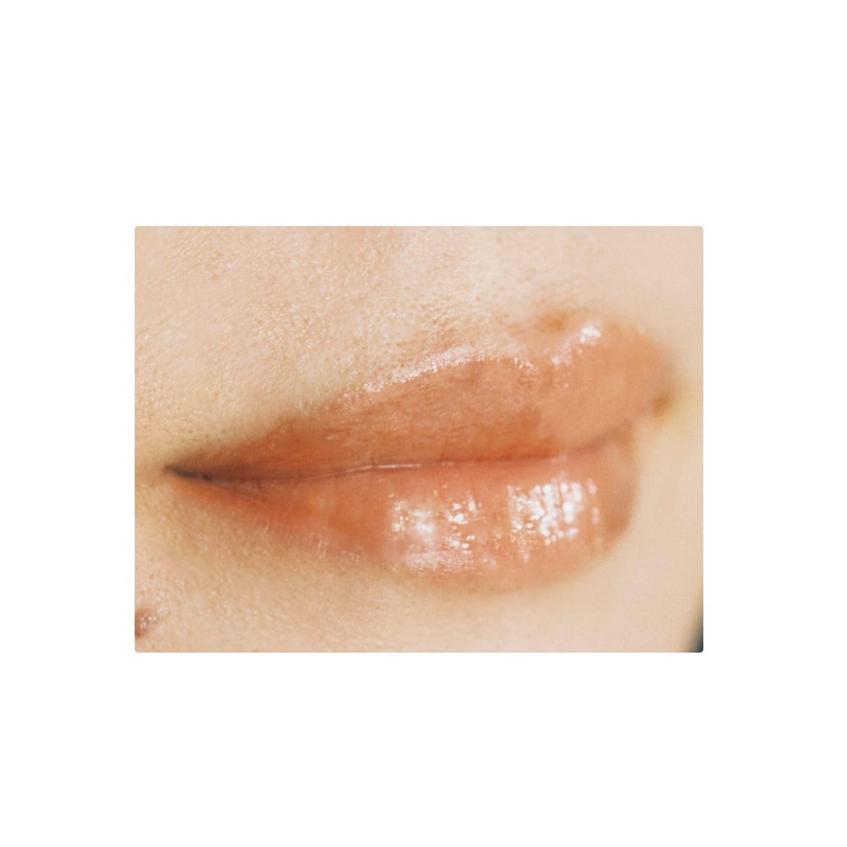 光とツヤで唇を品よくドレスアップ