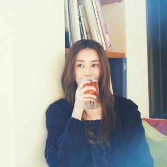 【観月ありささんインタビュー】ホテルで過ごす際の3種の神器【40代しあわせを呼ぶひとり時間】