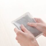 「カイロを貼るだけ」整体で、40代の不調をスッキリ! その理由はゴースト血管解消にあり、専門家が教えるやり方を徹底解説