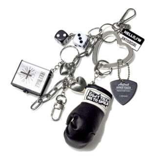 2026年もチャームが主役。大人バッグに効かせる開運アレンジに話題沸騰｜琉球風水志・シウマさんがナビゲート！ 