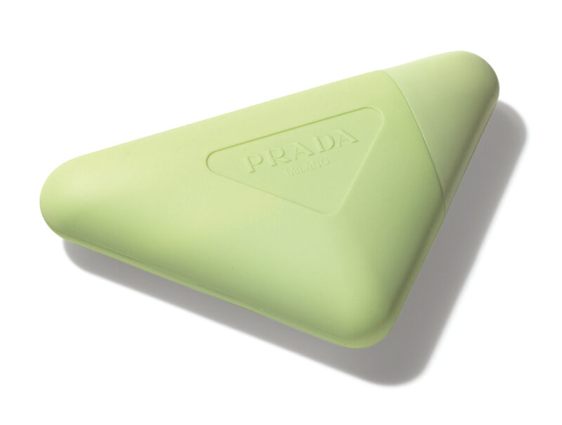 プラダ ハンド トリプルケア ハンドクリーム8030円(プラダ ビューティ)