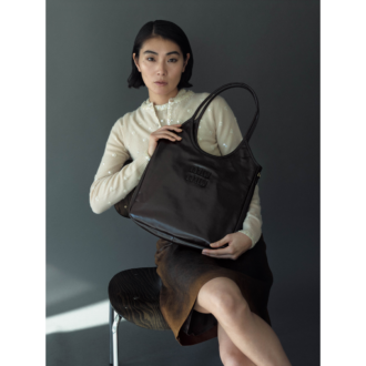 【40代のハイブランドバッグ】時代を越えて寄り添うバッグ。ミュウミュウ「IVY」という選択