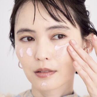 POINT1．ピンクの【下地】で肌をまろやかに