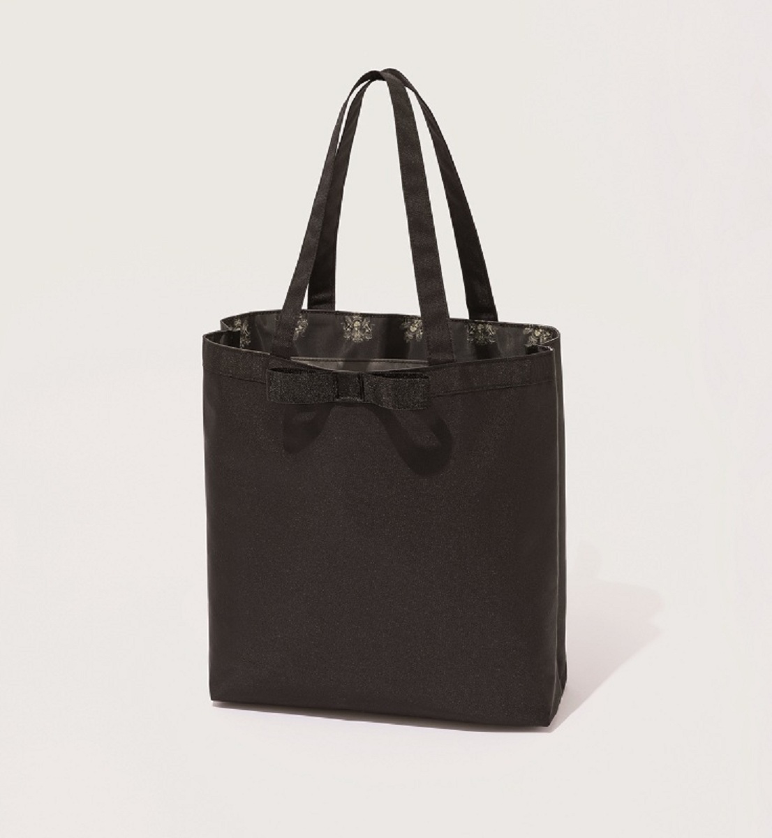 学校行事に、お仕事に、収納上手な上品トートバッグ