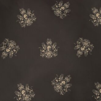 POINT④　内生地はオールド イングランドのクレスト（紋章）をプリント　