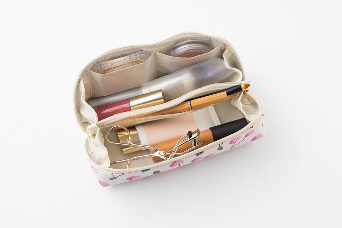 『素敵なあの人』2026年2月号特別付録は「kippis」コラボの「収納上手なマルチケース」をコスメポーチに