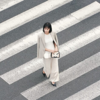 透け感レイヤードスカートの着まわし春