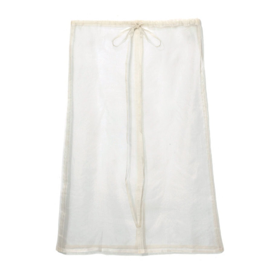 着まわしした透け感レイヤードスカート