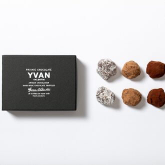 カシス、パッションフルーツとシャンパンがマッチしたフレーバー