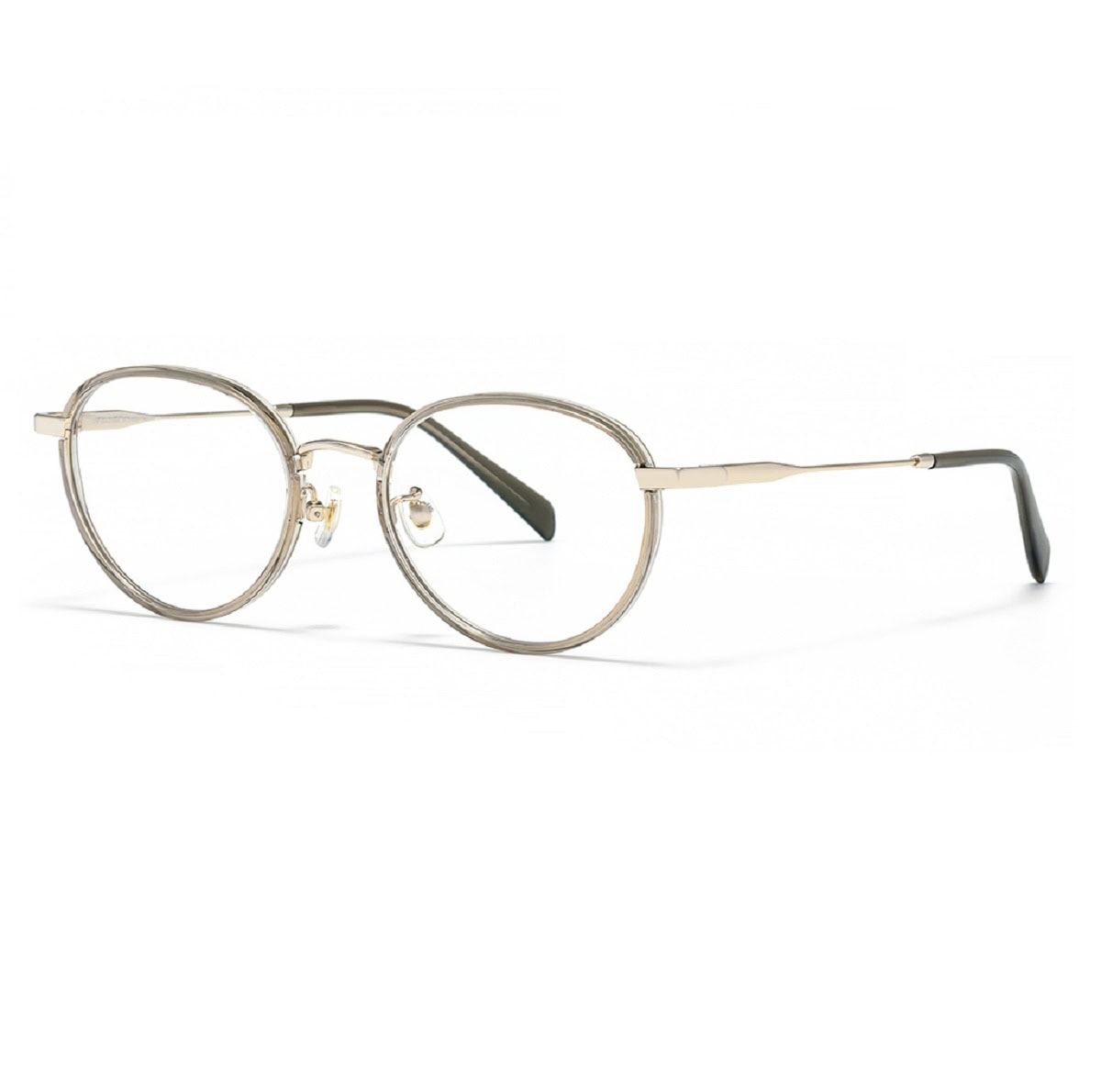 付けるだけで目まわりにメリハリが生まれます