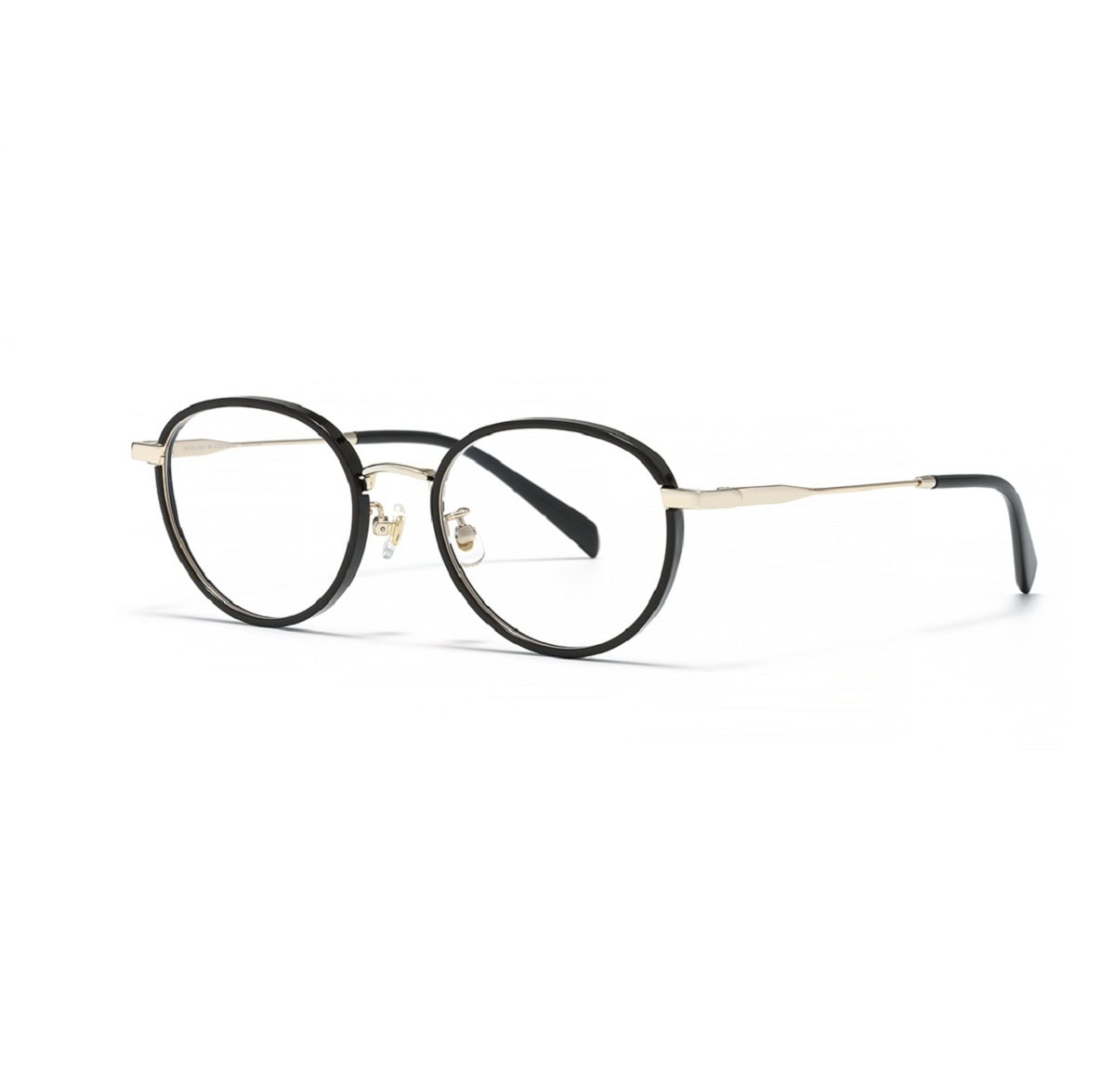 合わせるアイテムを選ばないデザイン