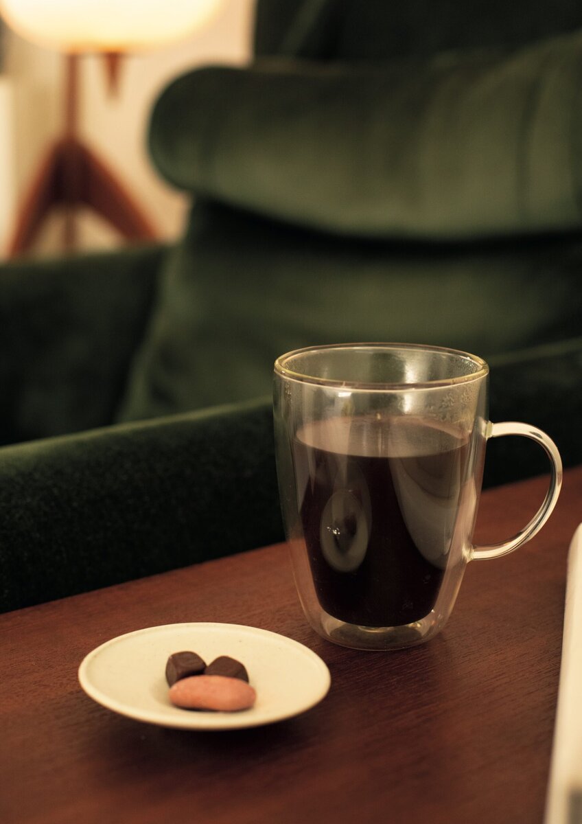 コーヒーとチョコレートは 一日の終わりの小さなご褒美