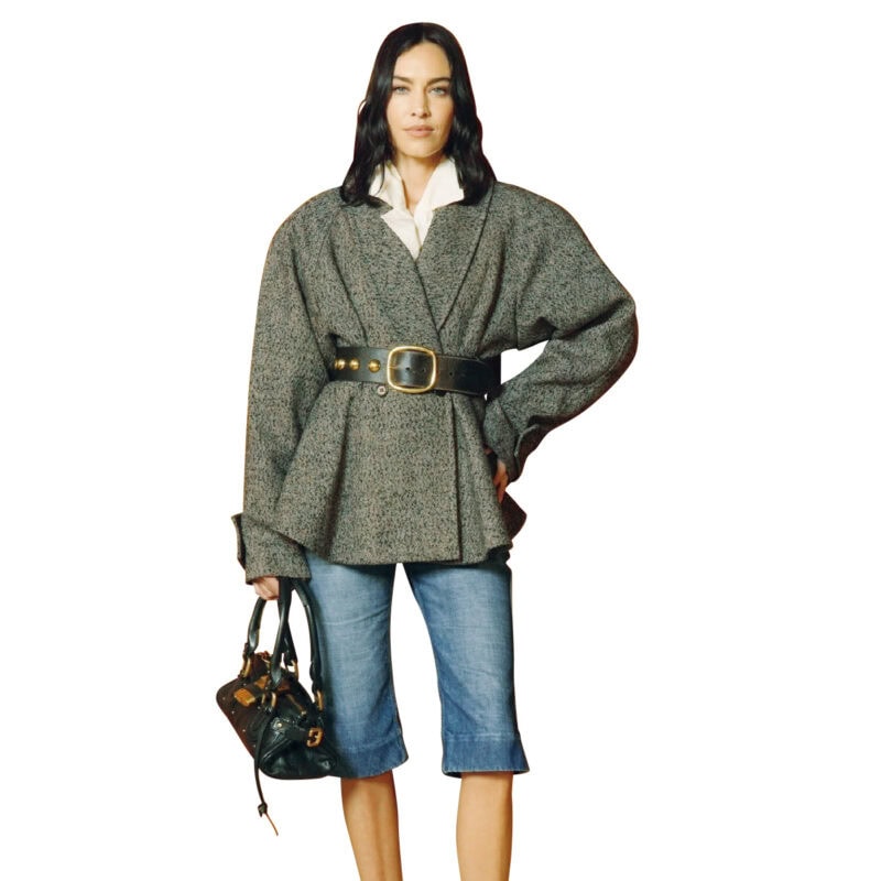 あの頃のトレンドセッターアレクサ・チャンは今も健在。上級者の着こなしで2026年春夏コレクションに。