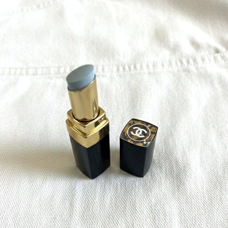 デニムのように個性あるスタイルに更新する【リップ】