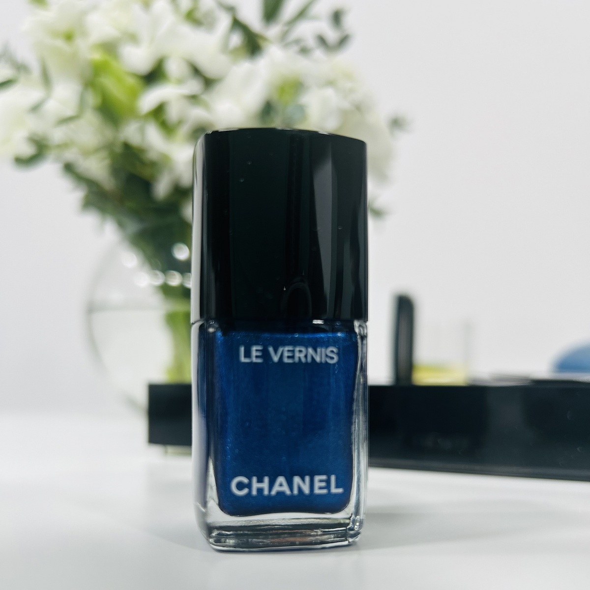 デニムに合わせたい　深みのあるブルーの【ネイル】