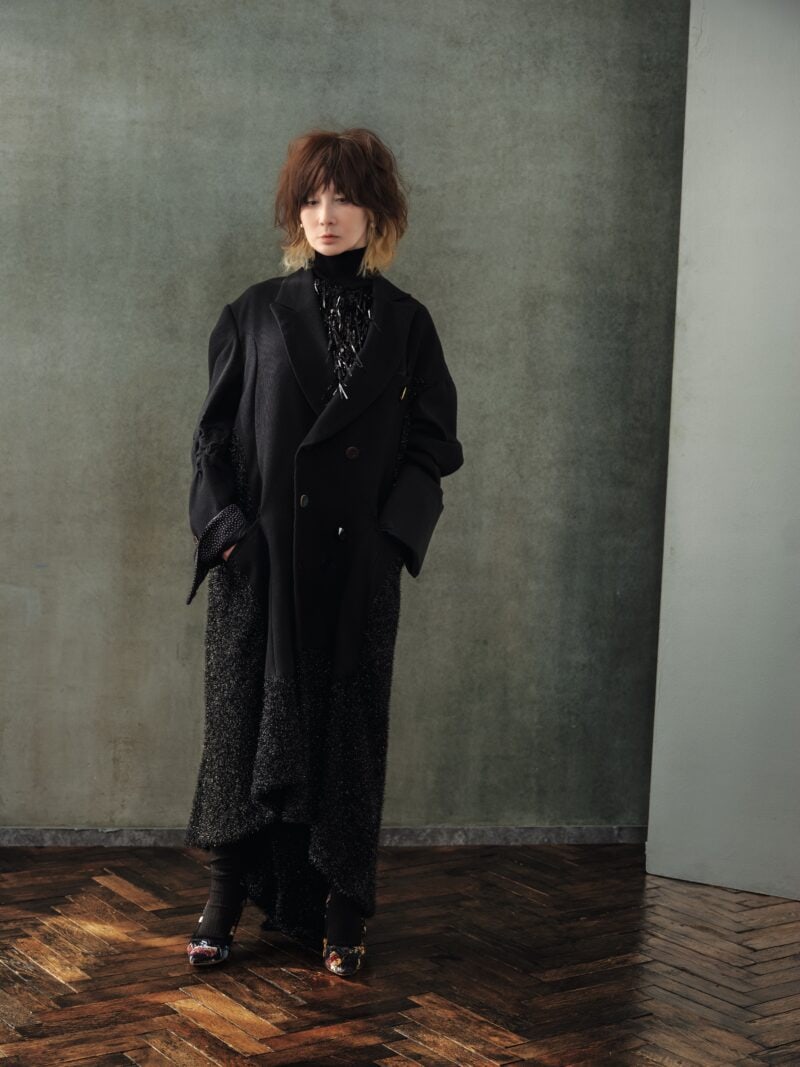 「インナーのフリンジトップスは、ネックの部分など自分なりにアレンジを加えて着こなす予定」（YOUさん）