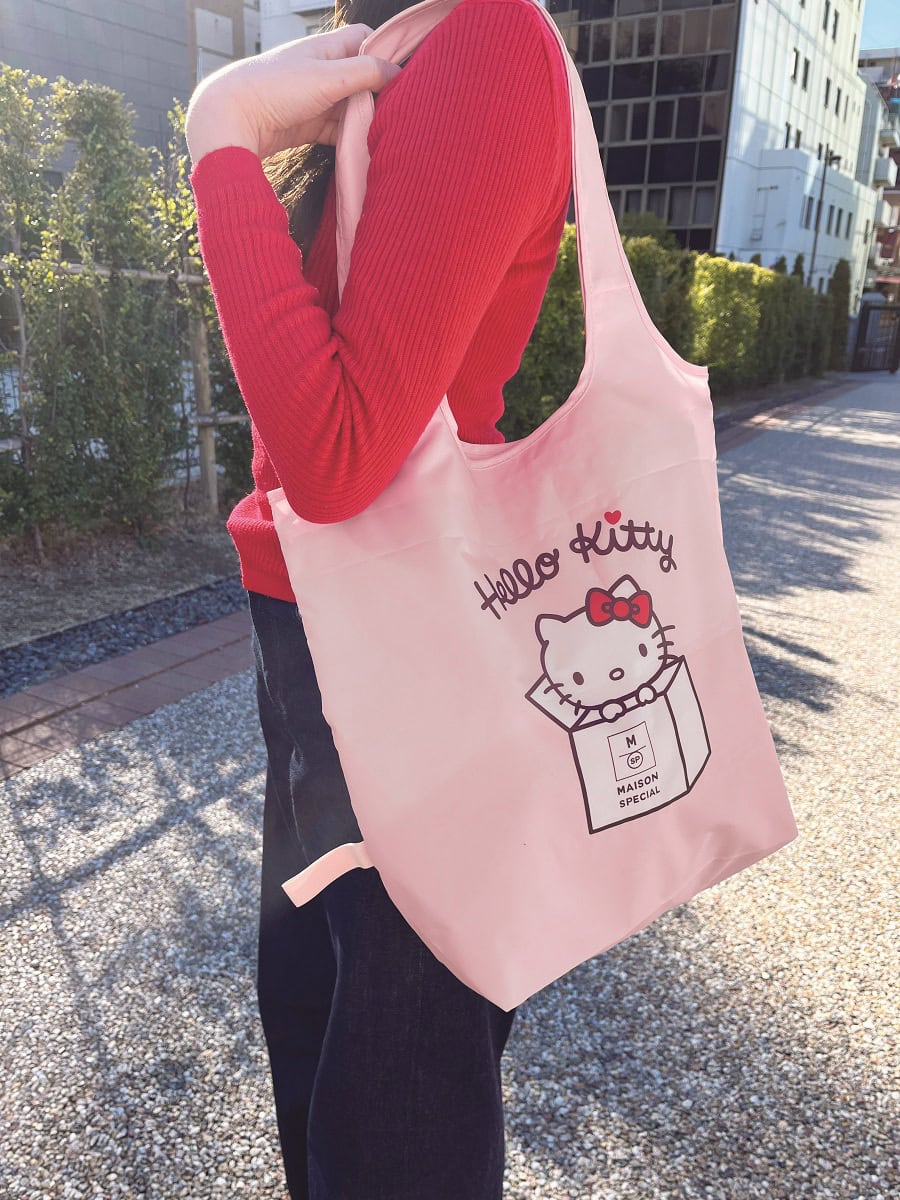 POINT①　肩掛けできて重い荷物の時も安心！