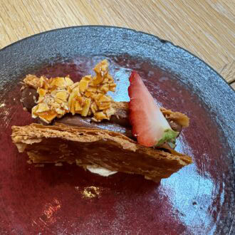 苺のミルフィーユ　酒粕　チョコ