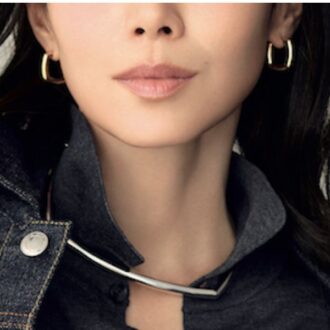 【中谷美紀さん着用】デニムとニットに寄り添うおしゃれ小物をまとめてご紹介！