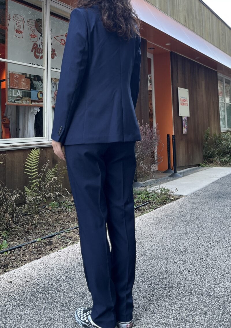 もちろん後ろ姿もキレイです。全方位で美シルエットを描いてくれるなんてうれしすぎます!