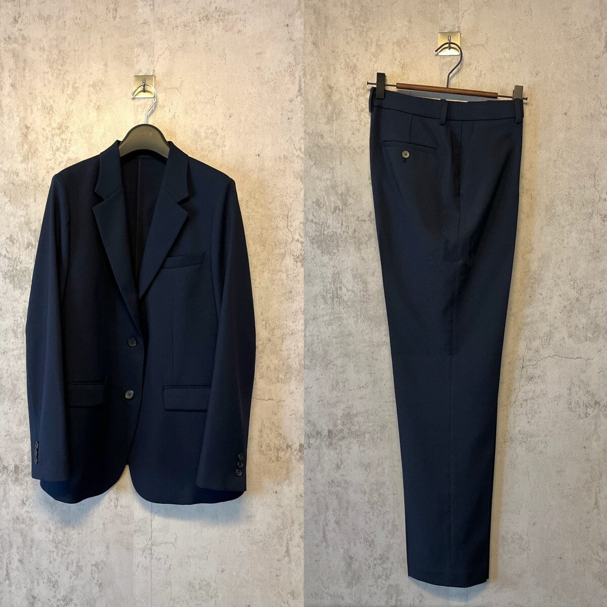 感動ジャケット／カスタムオーダー6,990円、感動スリムパンツ3,990円（共にユニクロ）