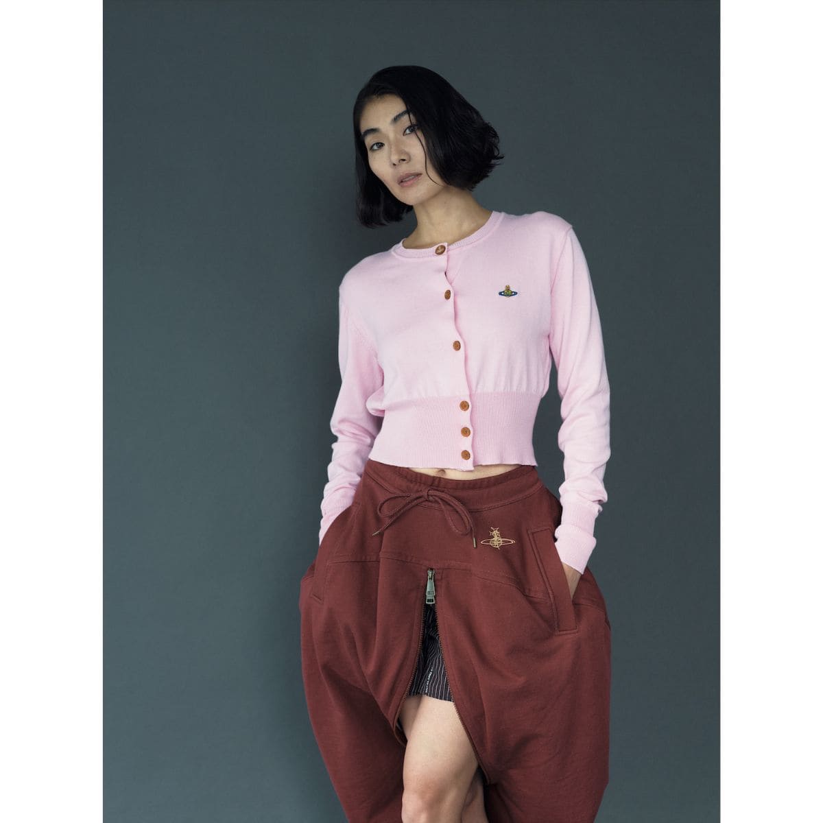 ８０年代のロンドンのカルチャーを牽引したヴィヴィアン・ウエストウッドの世界観は今も健在！