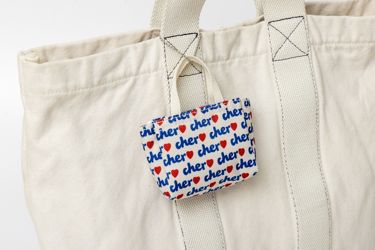 【 cher 】のミニトートバッグがキーホルダーになってガチャガチャに