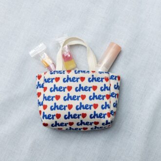 リップやグロスなどの小物入れにも◎