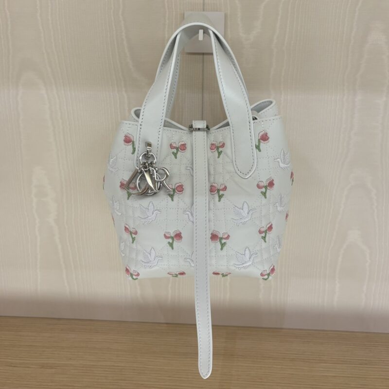 ジョナサン・アンダーソンデザイン　バッグ