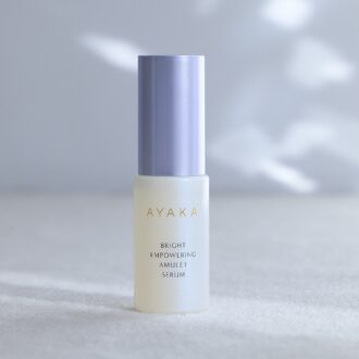 するっと浸透して美白だけでなくハリや透明感も実現